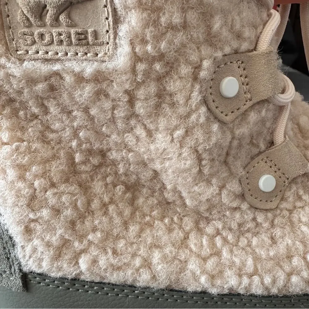 Sorel Youth Explorer II Joan Cozy Sherpa Lace Up Winter Boot Natural Green Sz 6